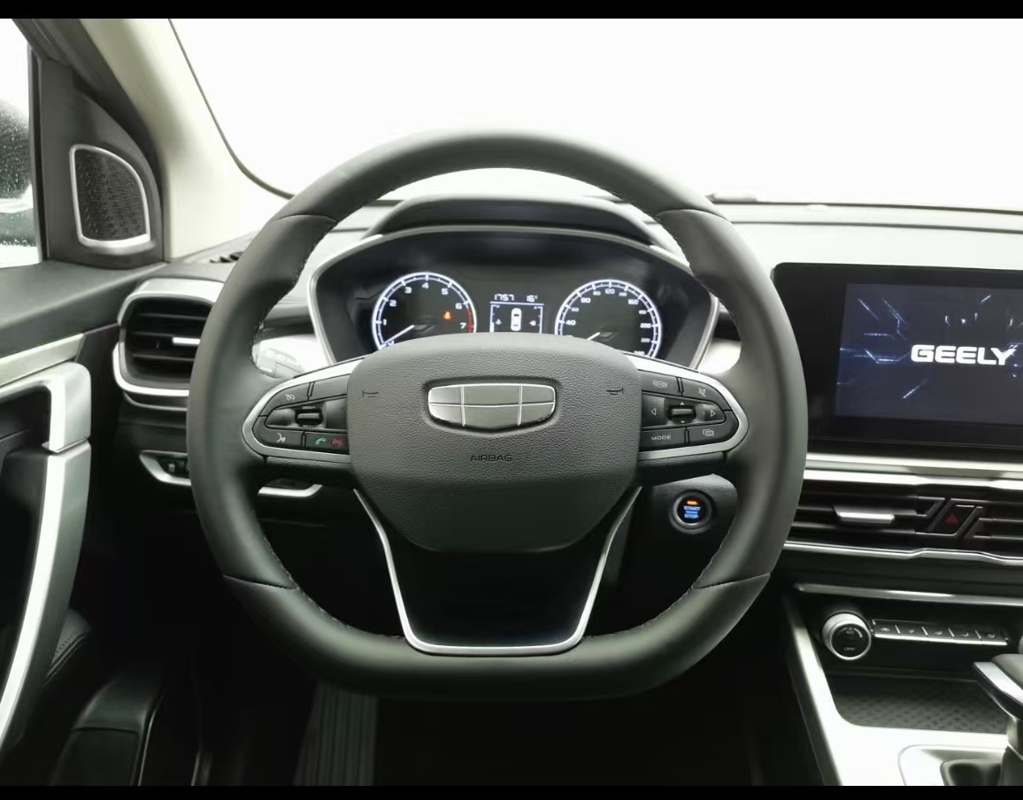 GEELY Coolray 2025 #9 GEELY Coolray 2025 car image #9