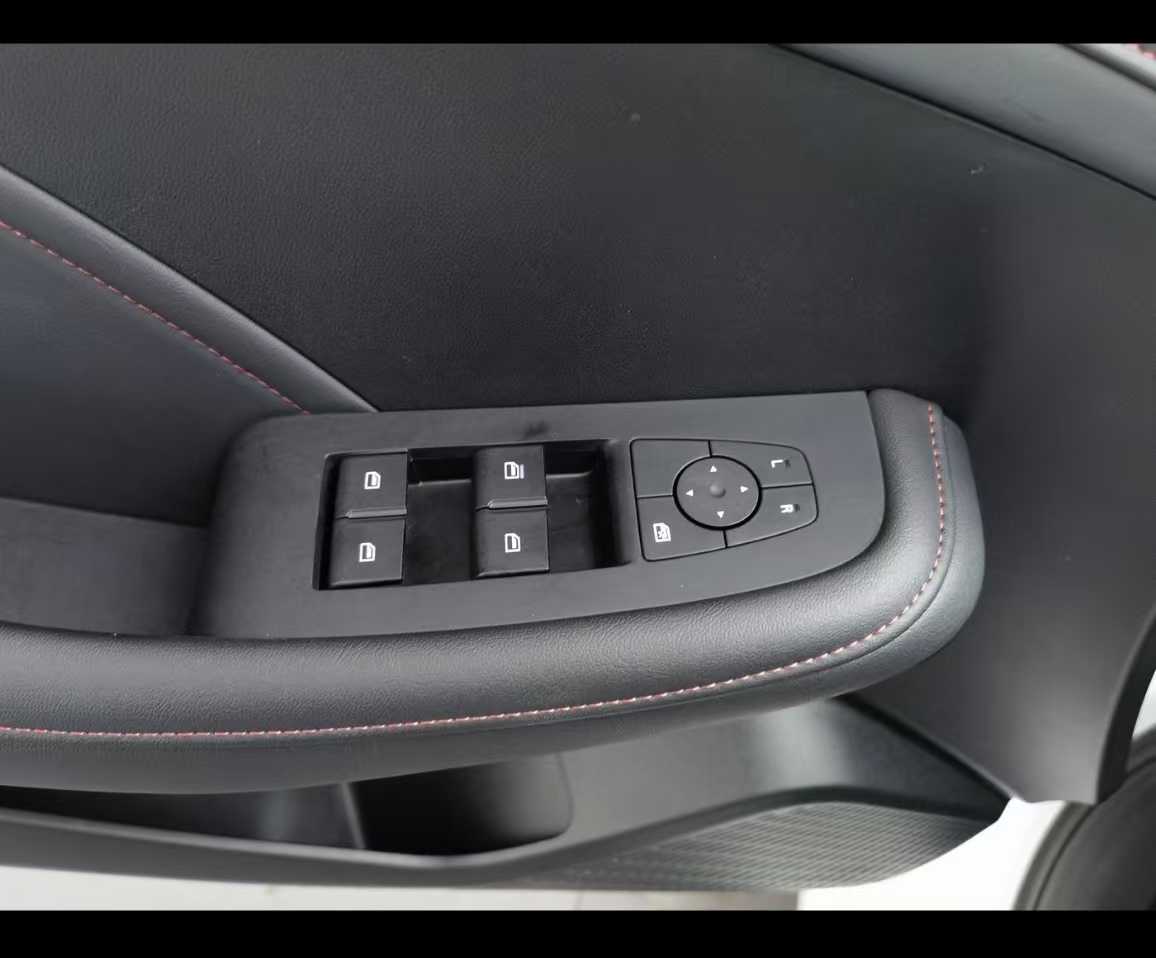 Roewe i5 2024 car image #20