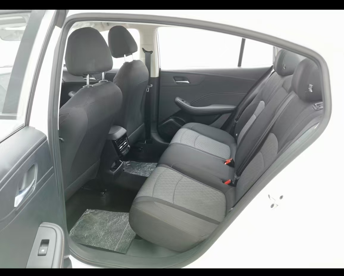Roewe i5 2024 car image #14