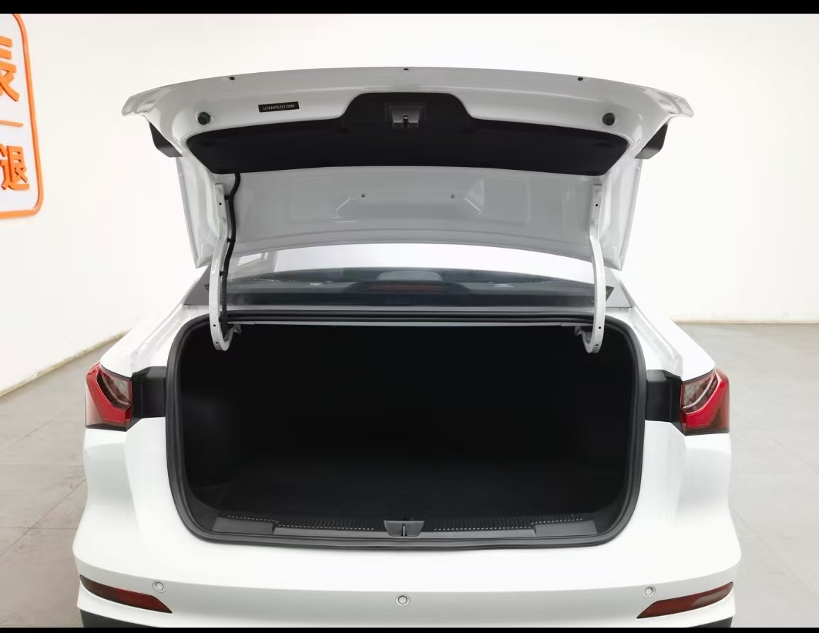 Roewe i5 2024 car image #4