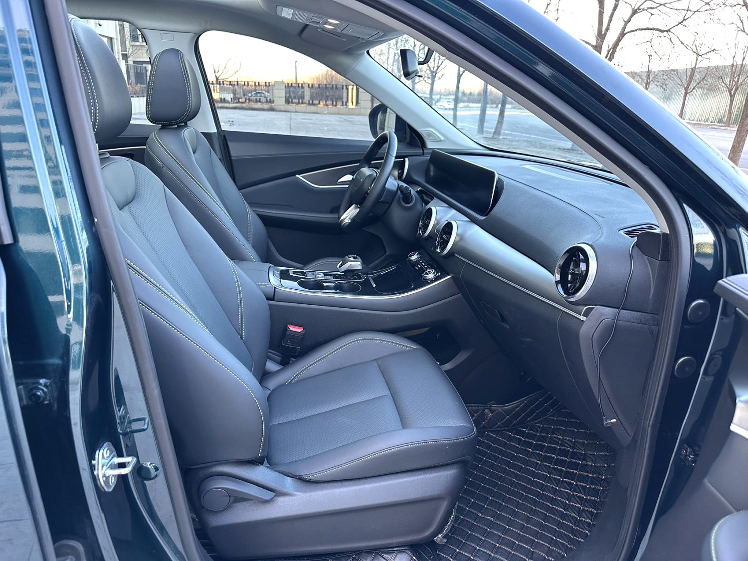 Forthing T5 EVO 2023 car image #10