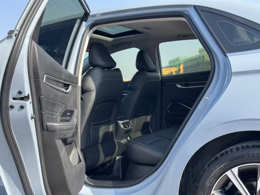 GEELY Emgrand 2023 car image #4