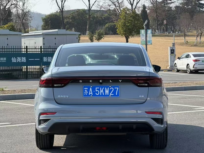 GEELY Emgrand 2023 car image #9