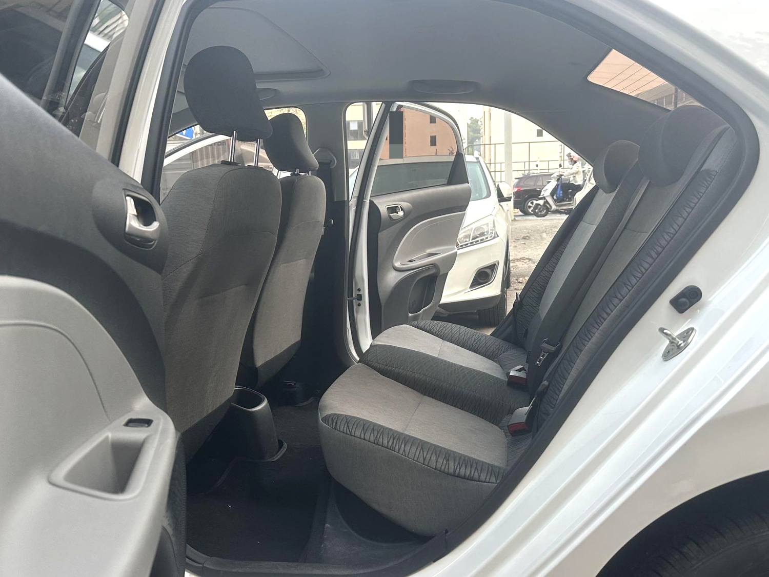 Kia Pegas 2024 image de voiture #2