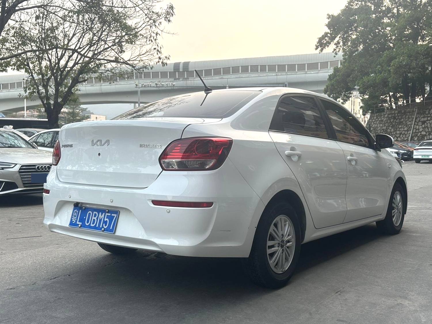 Kia Pegas 2024 image de voiture #5