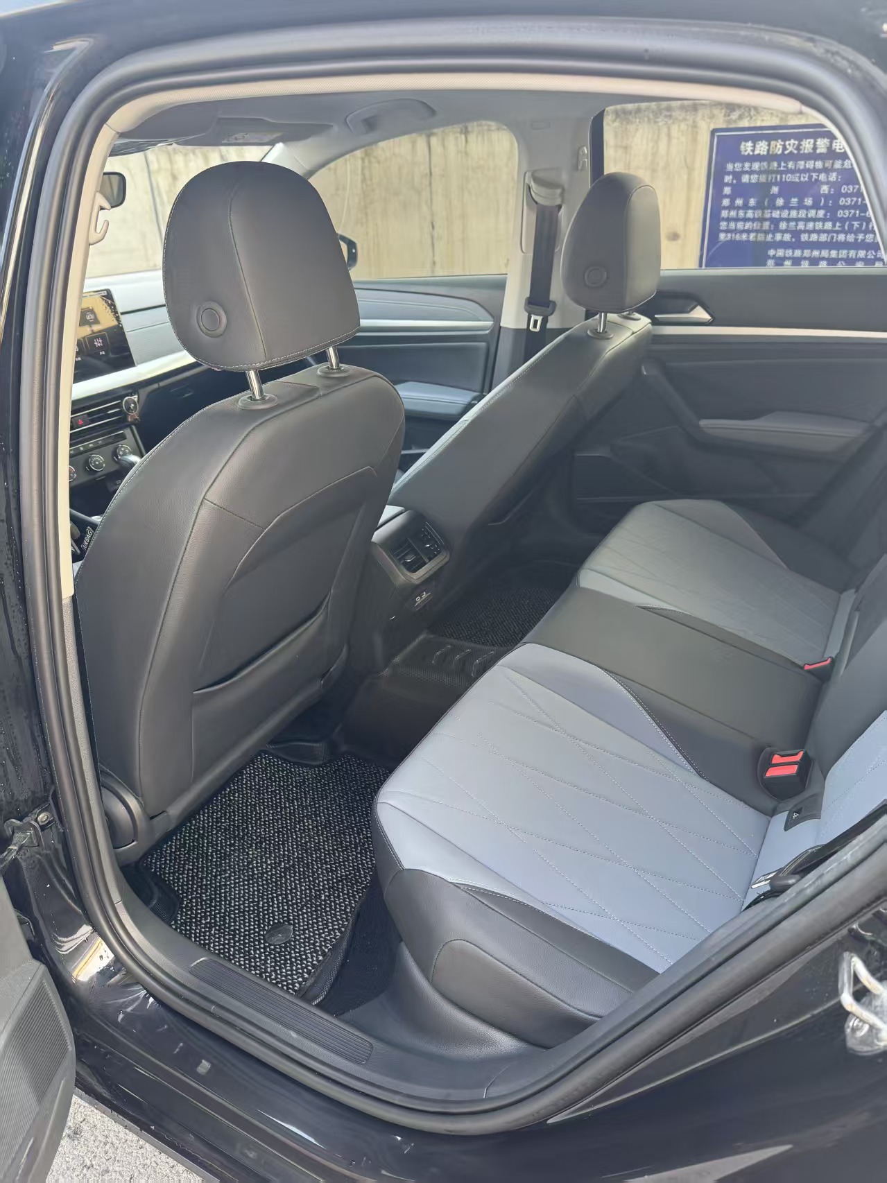 Volkswagen Lavida 2025 car image #3