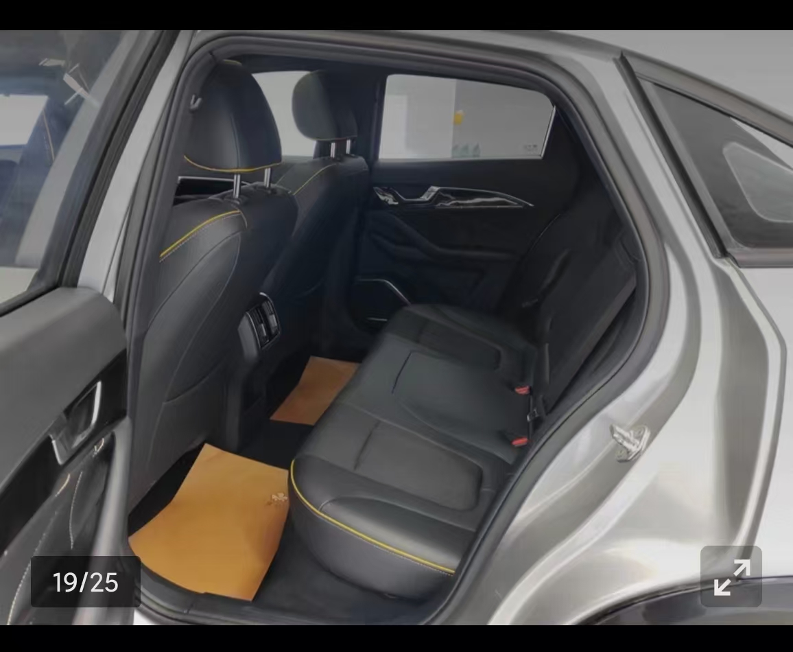 2022 car image #13