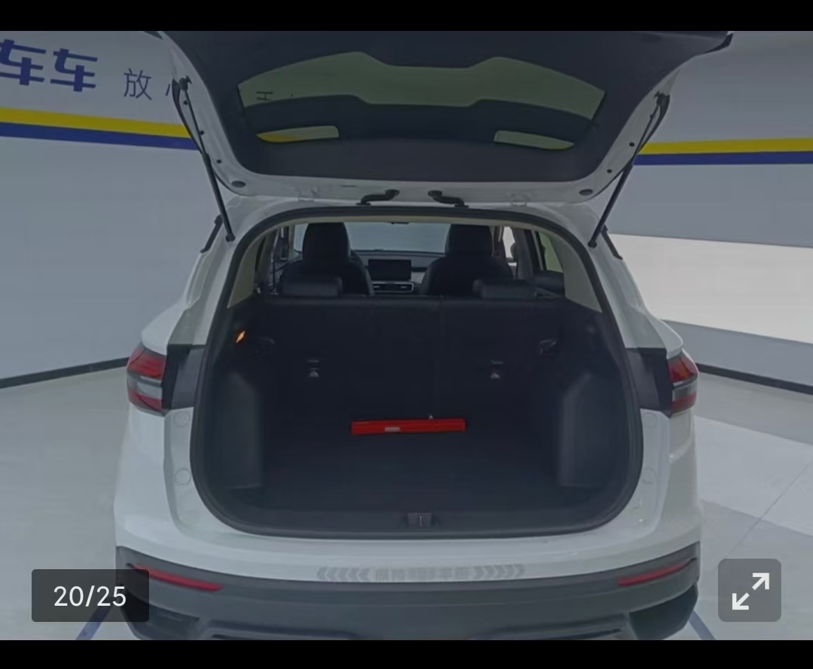 GEELY Coolray 2025 #12 GEELY Coolray 2025 car image #12