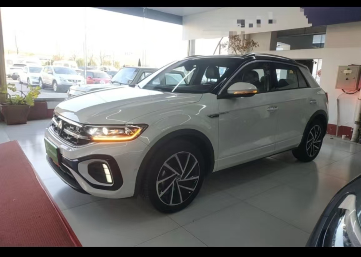 Volkswagen T-Roc 2023 #10 Volkswagen T-Roc 2023 car image #10