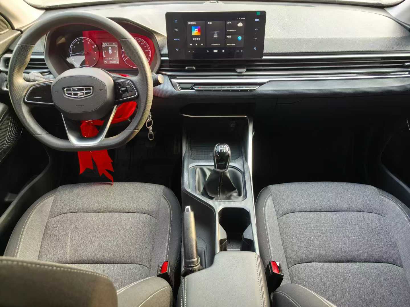 GEELY Coolray 2024 #4 GEELY Coolray 2024 car image #4