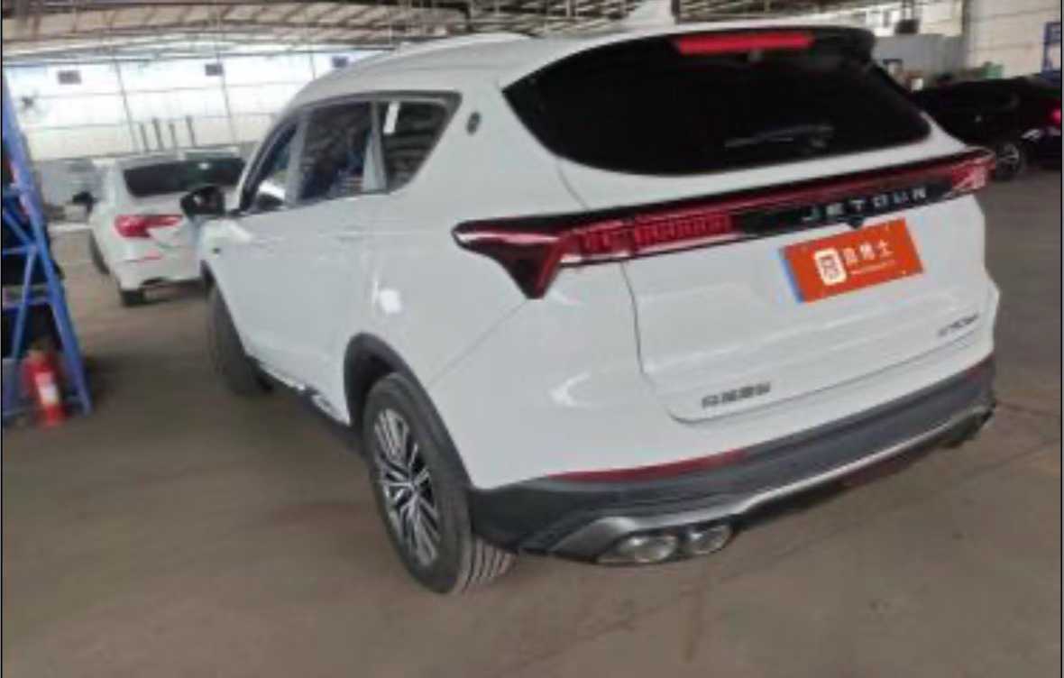Jetour X70 PLUS 2023 car image #6