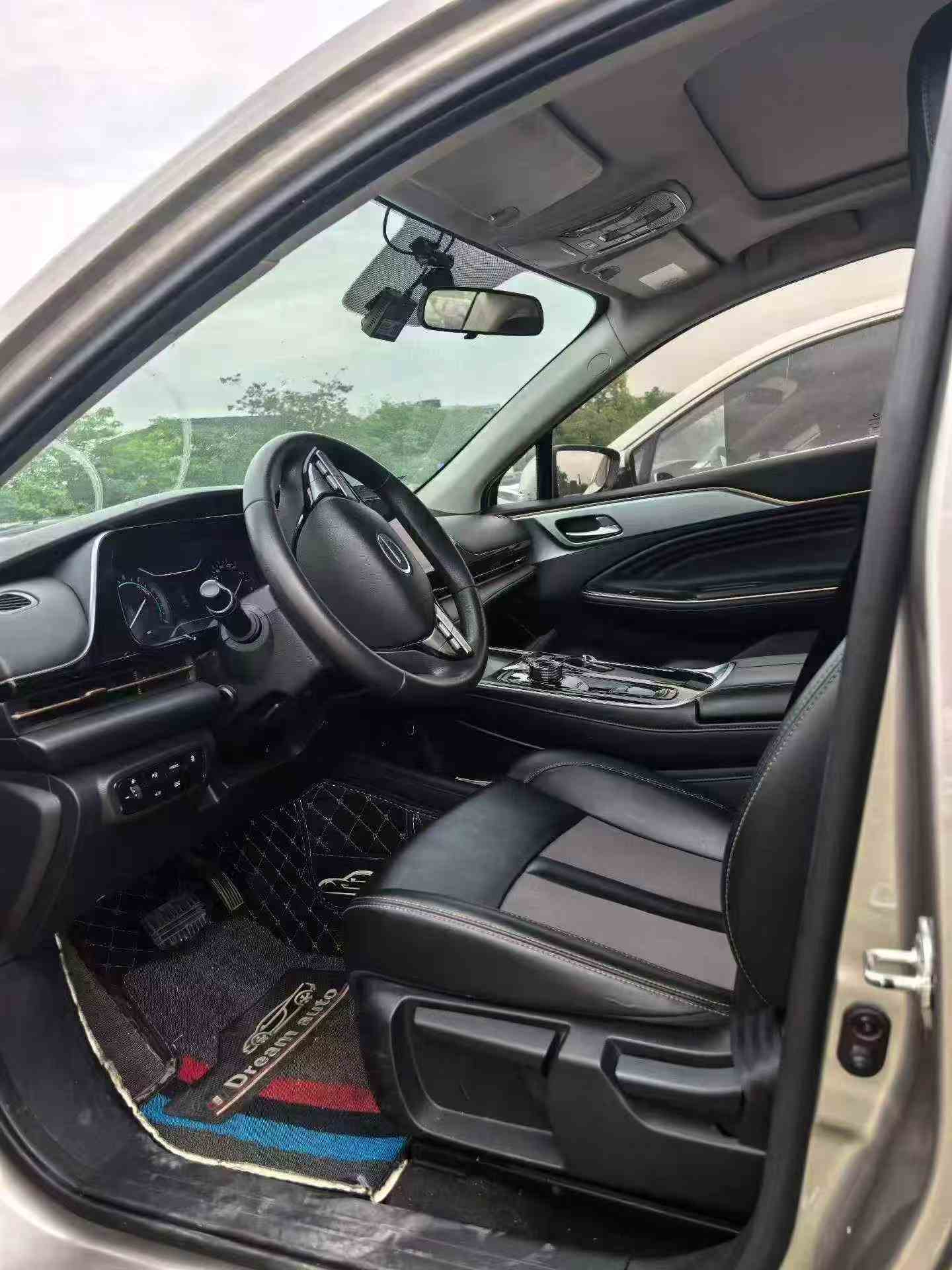 2023 car image #7
