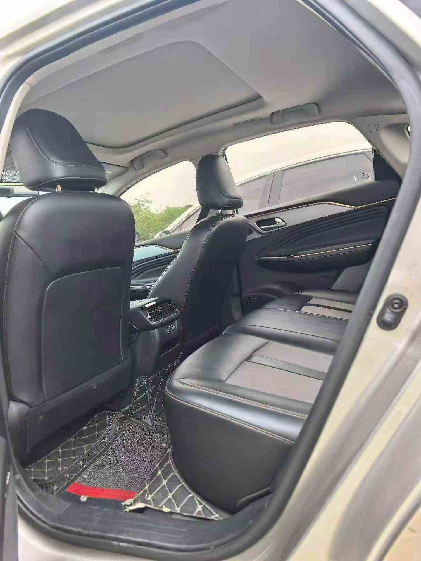 2023 car image #3