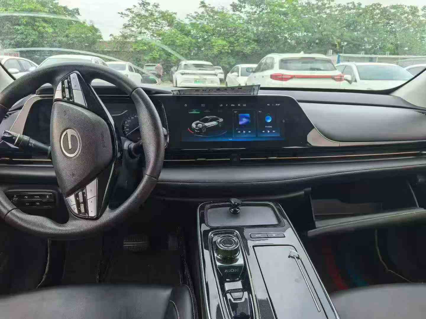 2023 car image #4