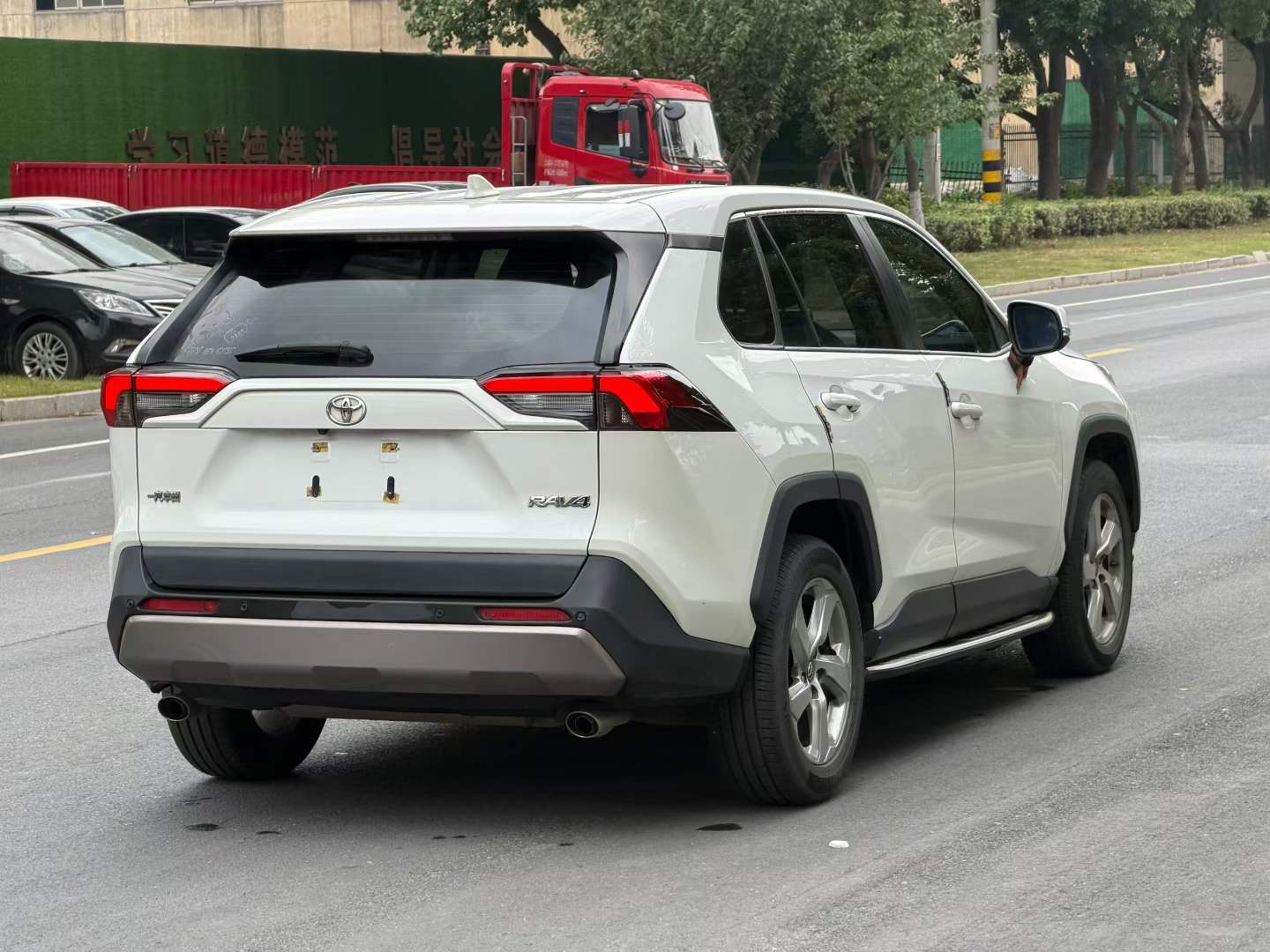 Toyota RAV4 2021 car image #8