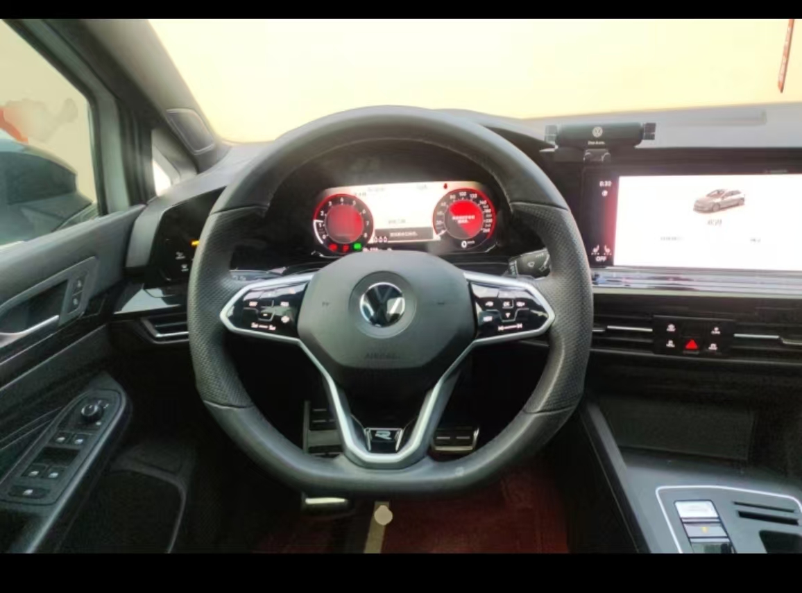Volkswagen Golf 2024 car image #8