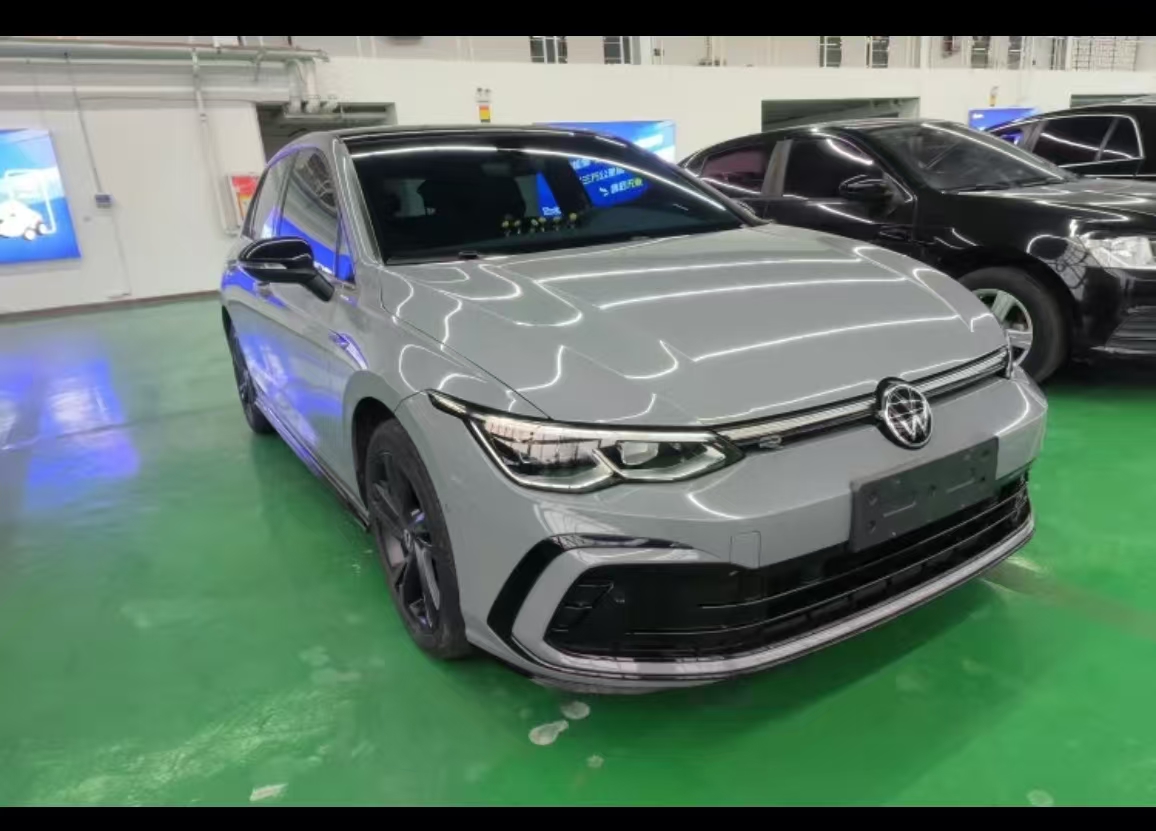 Volkswagen Golf 2023 car image #3