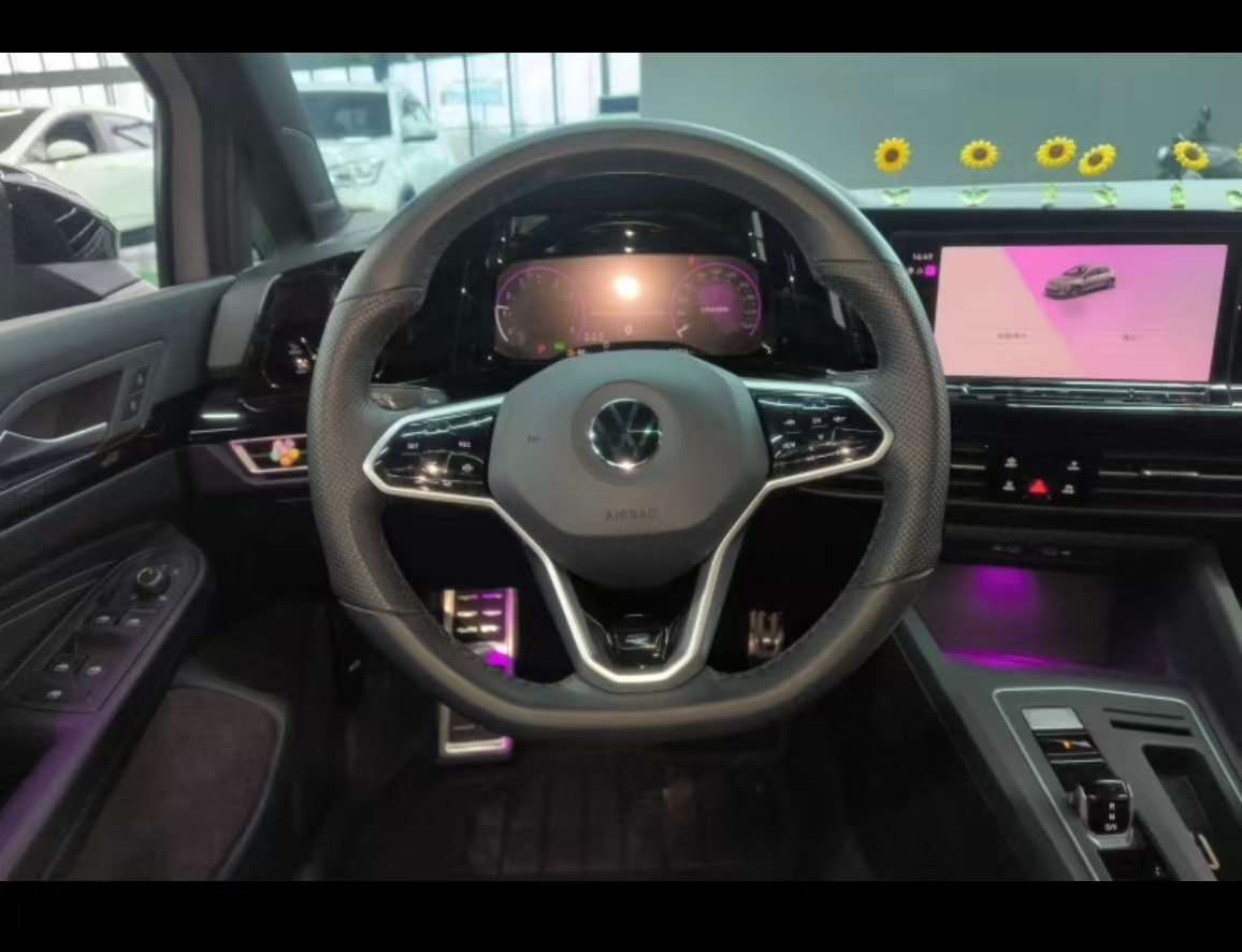 Volkswagen Golf 2023 car image #7