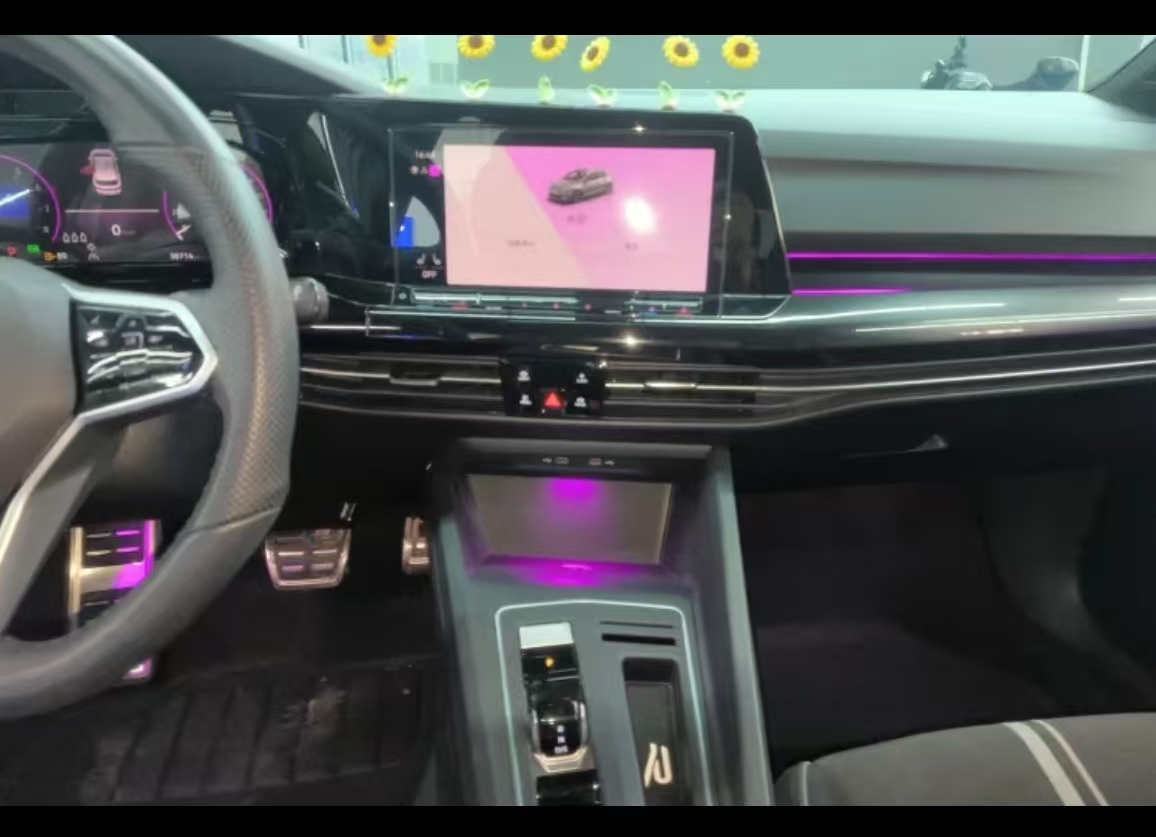Volkswagen Golf 2023 car image #6