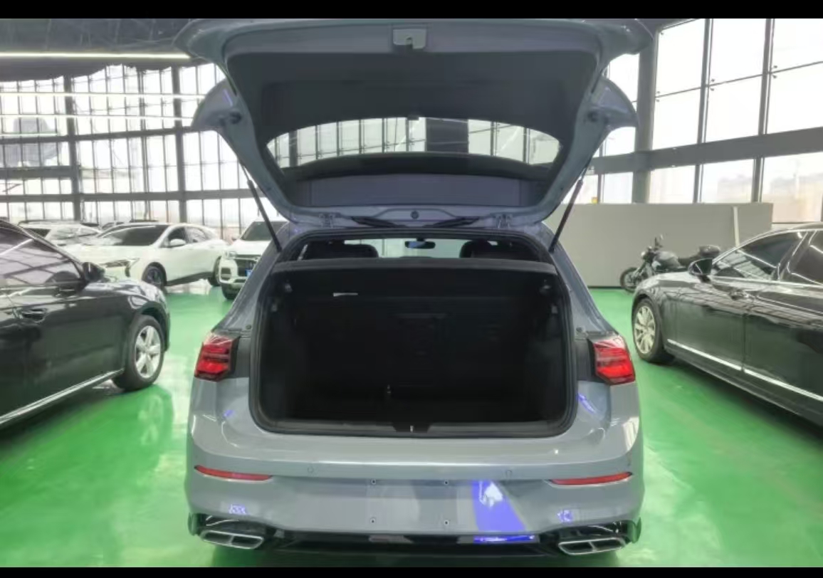 Volkswagen Golf 2023 car image #15
