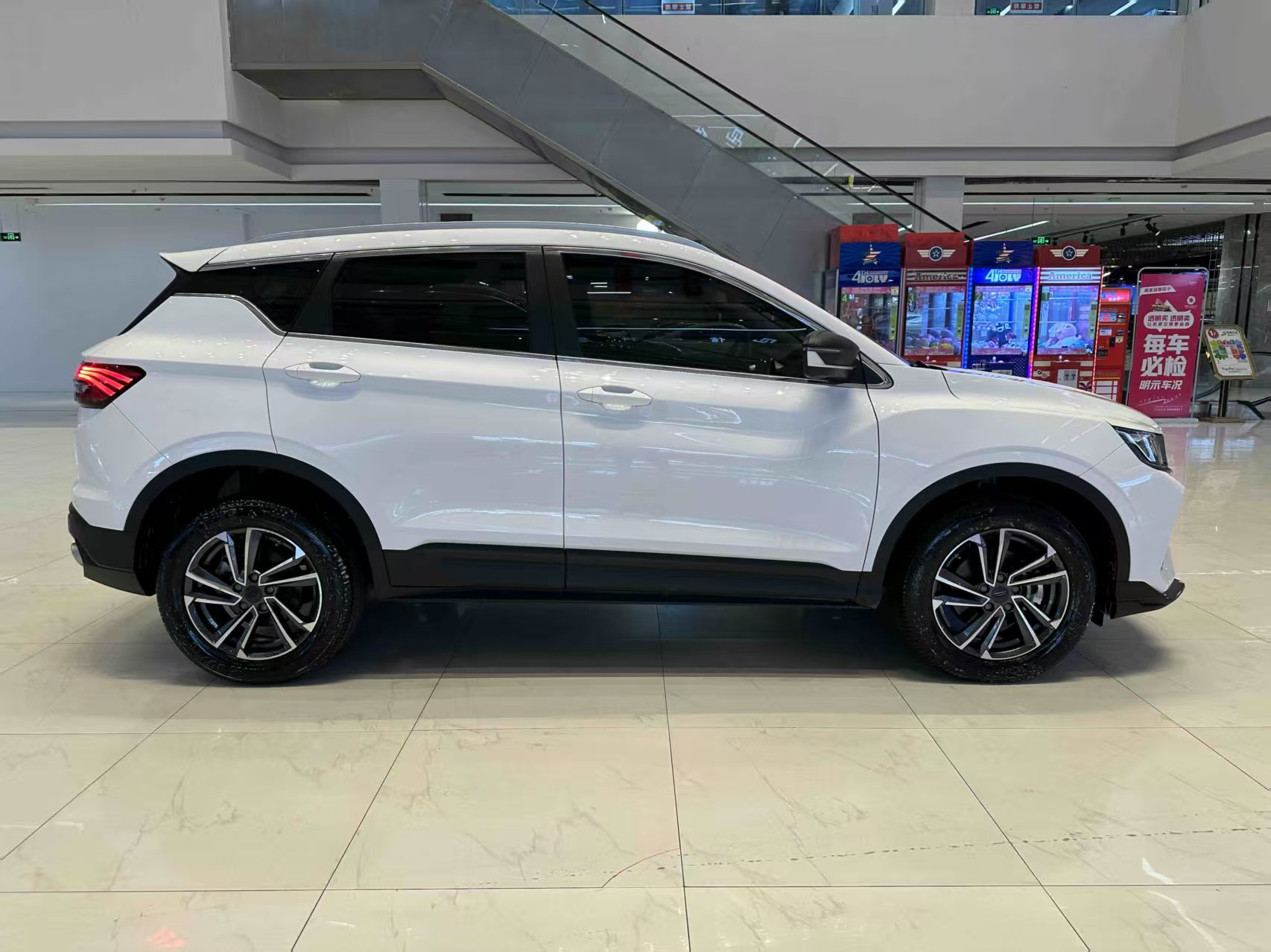 GEELY Coolray 2023 #5 GEELY Coolray 2023 car image #5