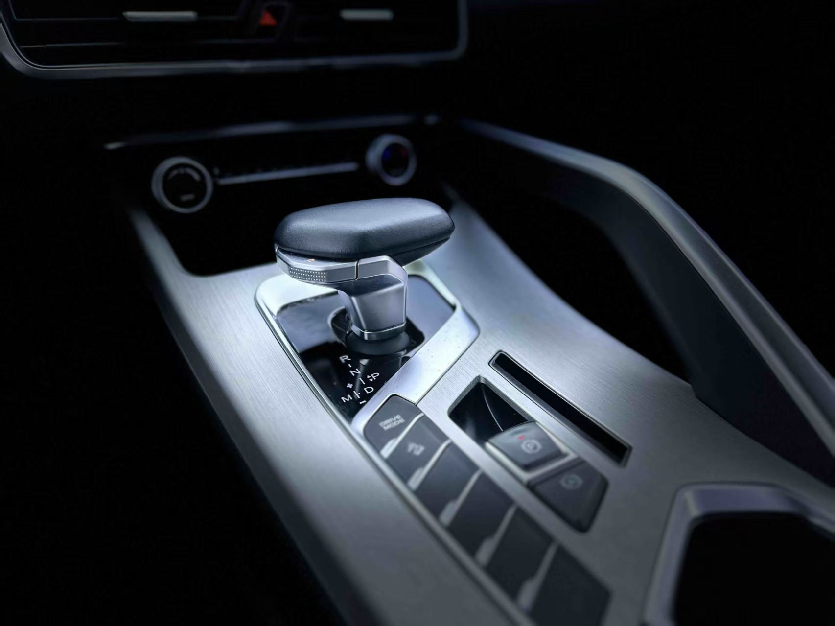 GEELY Coolray 2023 #6 GEELY Coolray 2023 car image #6