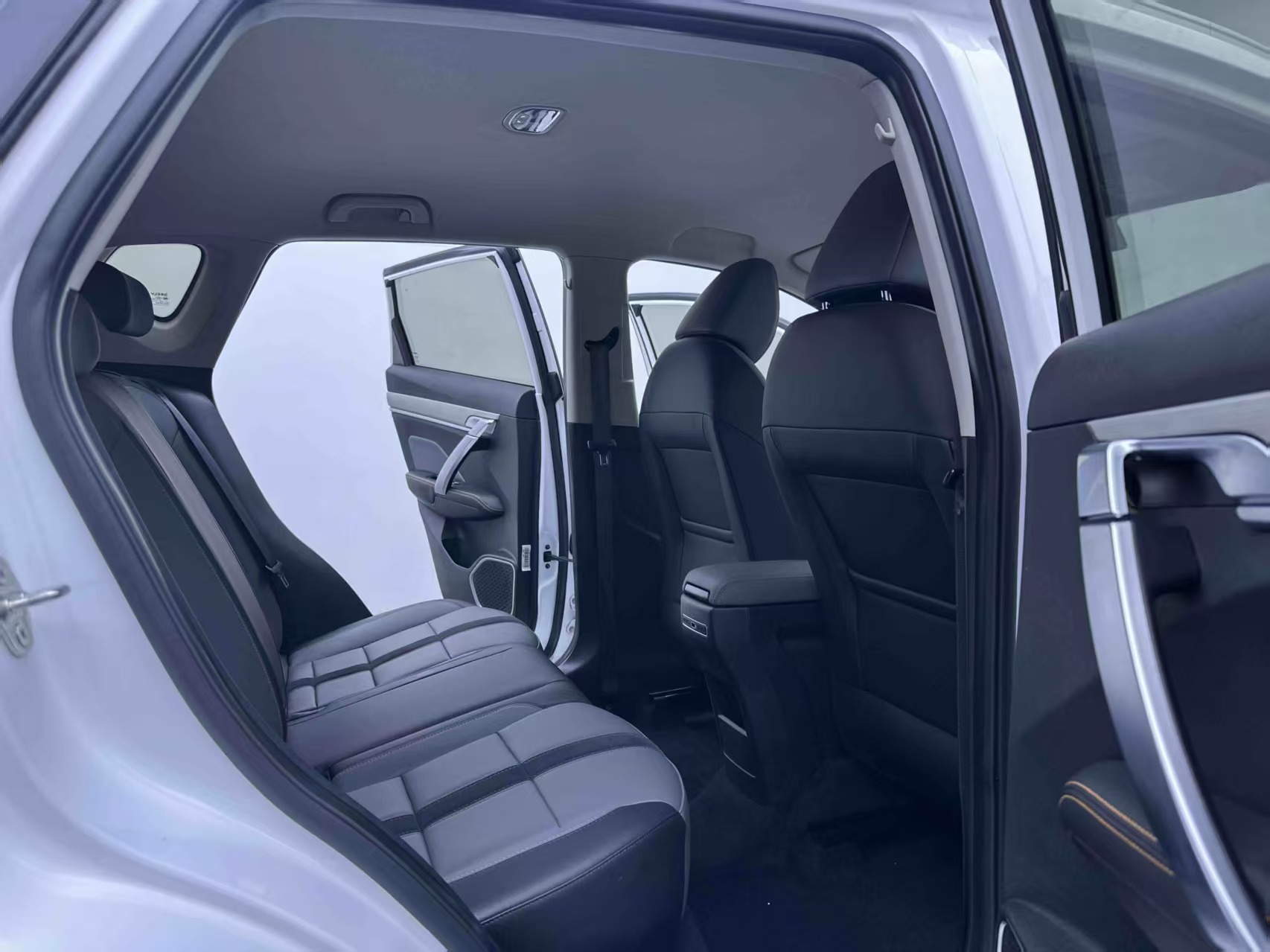 GEELY Coolray 2023 #11 GEELY Coolray 2023 car image #11