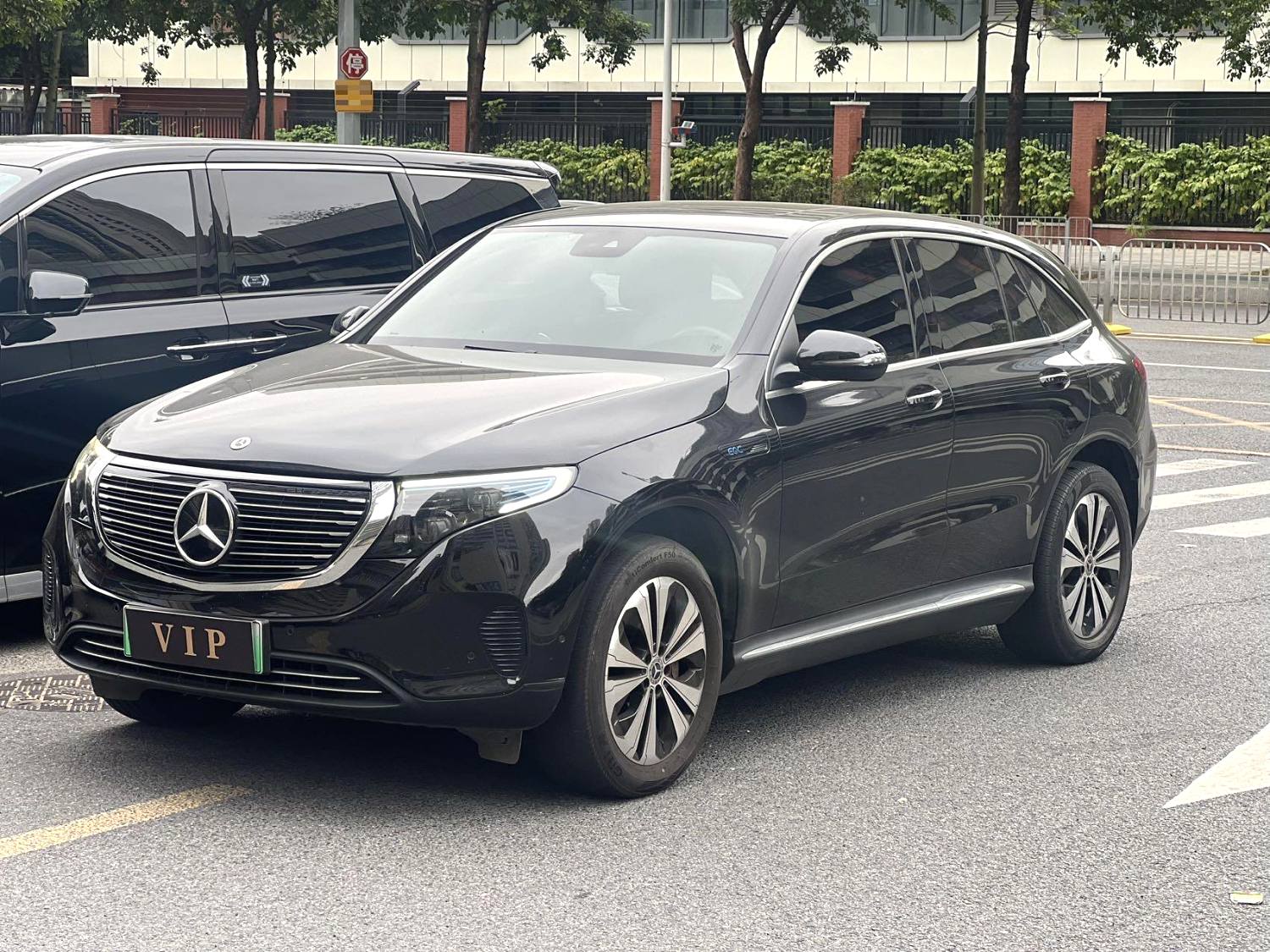 Mercedes-Benz EQC Class 2022 car image 