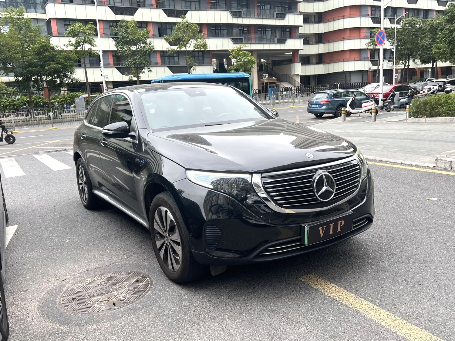 Mercedes-Benz EQC Class 2022 car image #5
