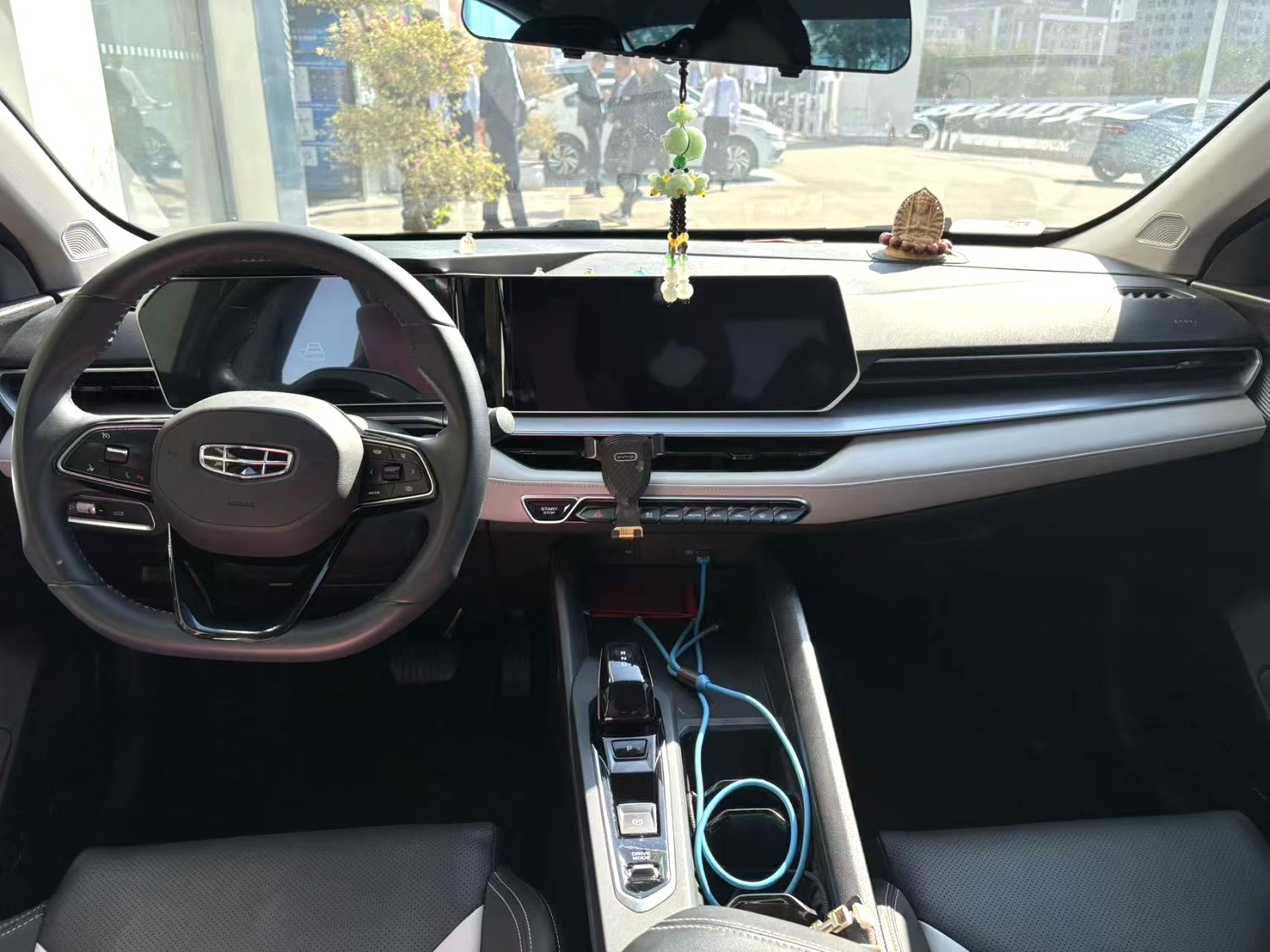 GEELY Binray 2023 immagine di auto #6