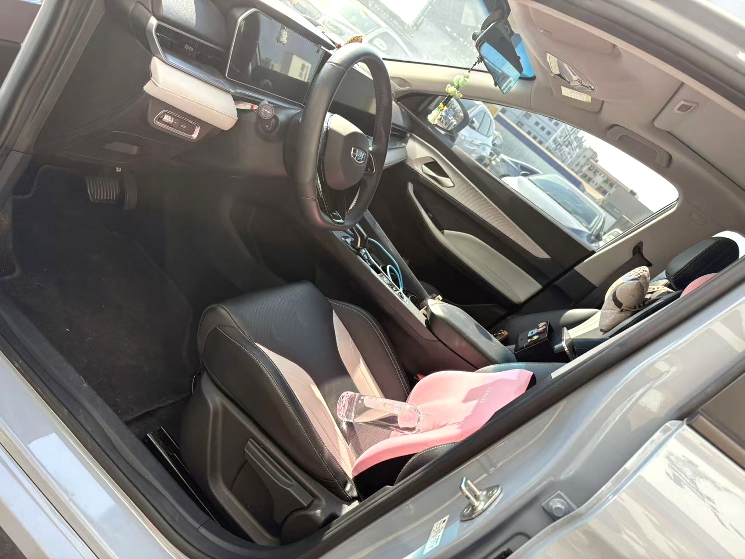 GEELY Binray 2023 immagine di auto #9