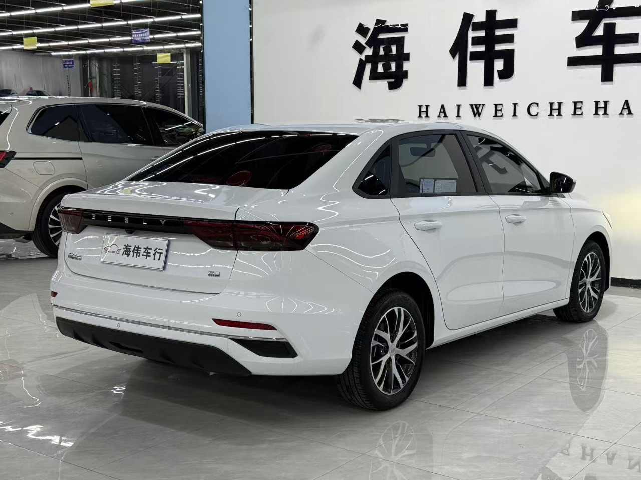 GEELY Emgrand 2023 car image #10