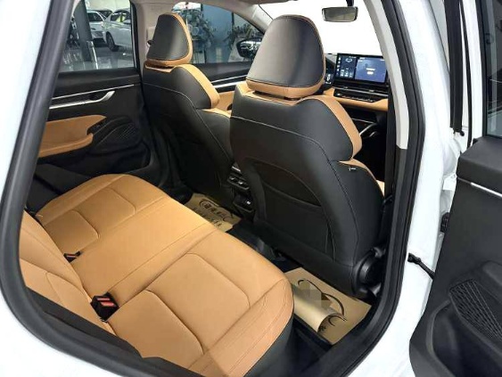 GEELY Emgrand 2024 immagine di auto #8