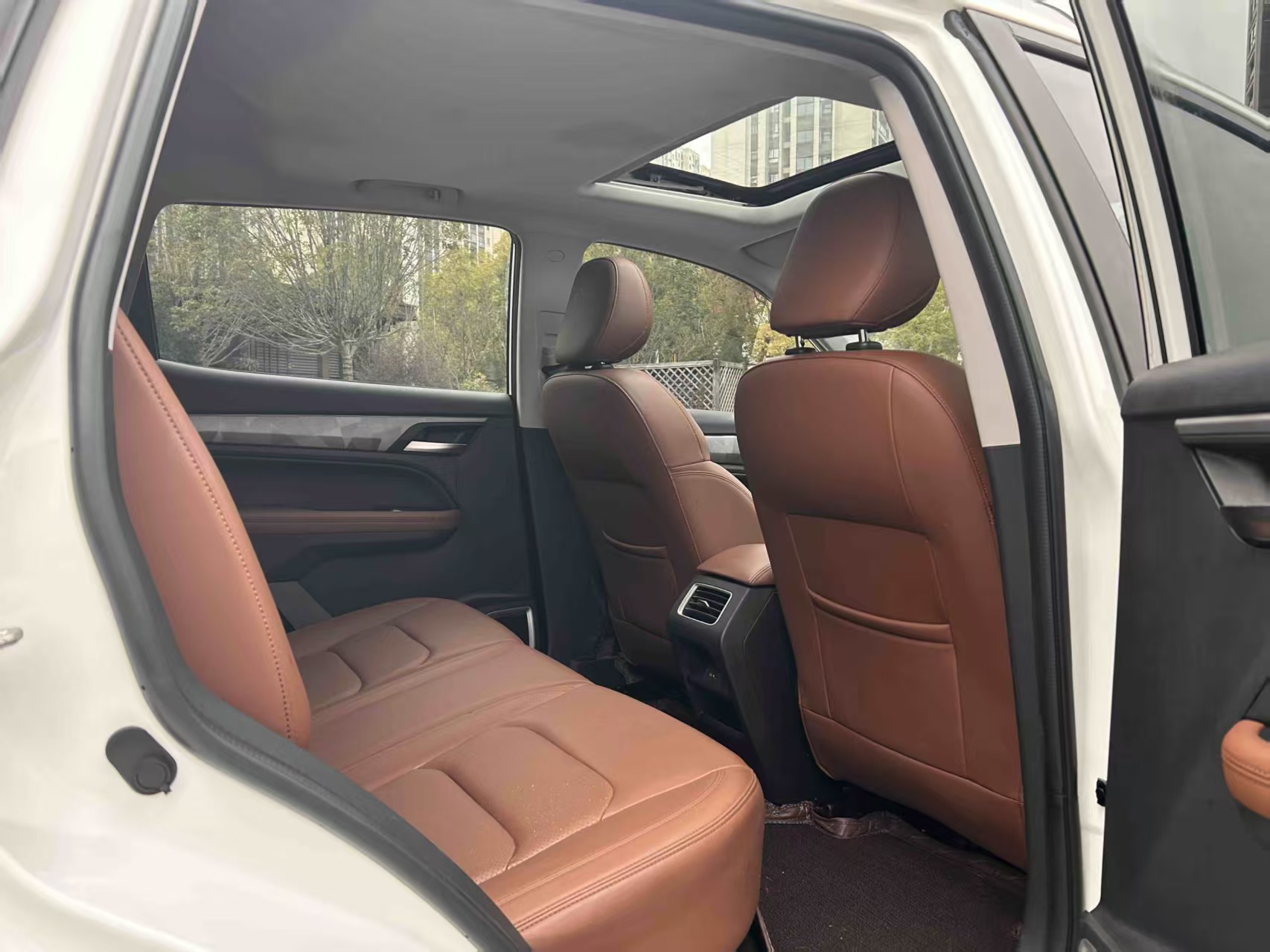 GEELY Vision X6 2023 car image #4