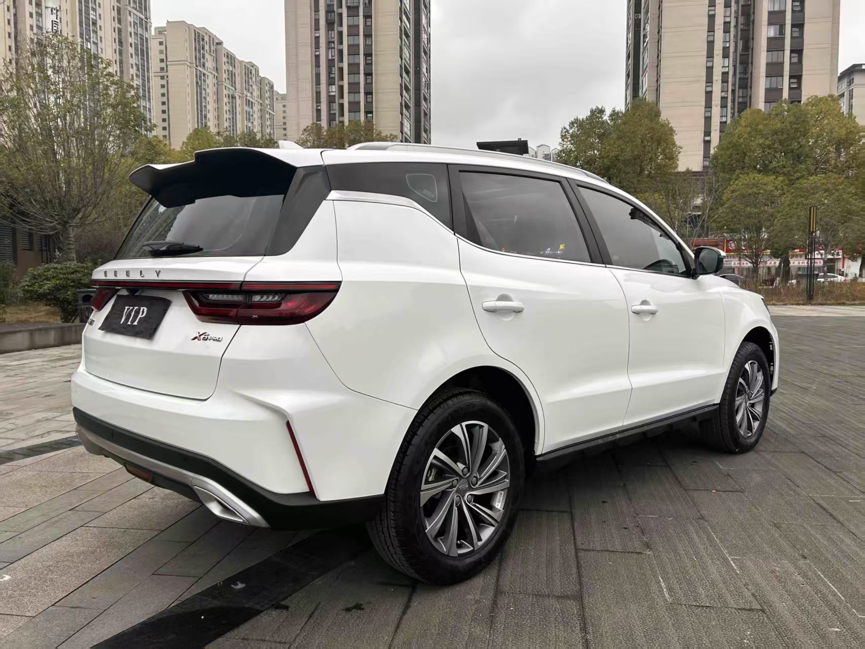 GEELY Vision X6 2023 car image #10