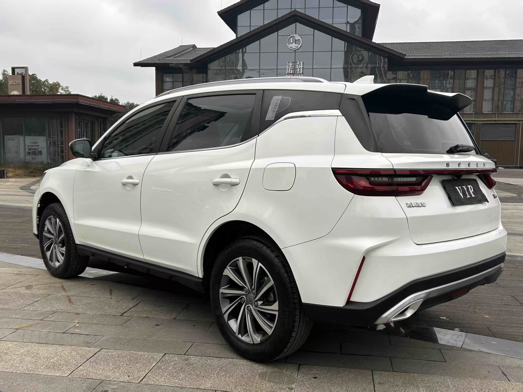 GEELY Vision X6 2023 car image #9