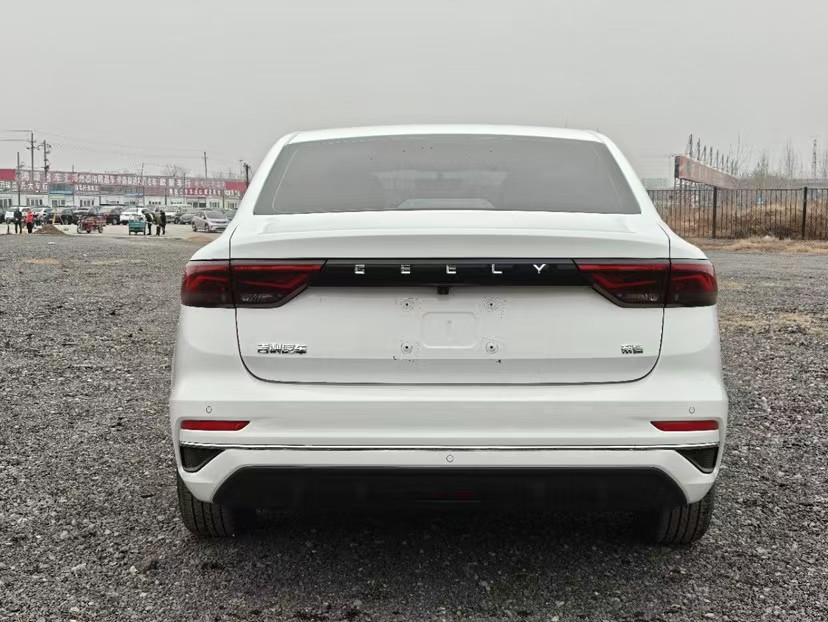GEELY Emgrand 2024 car image #9