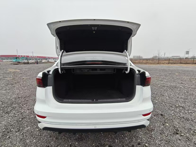 GEELY Emgrand 2024 car image #2