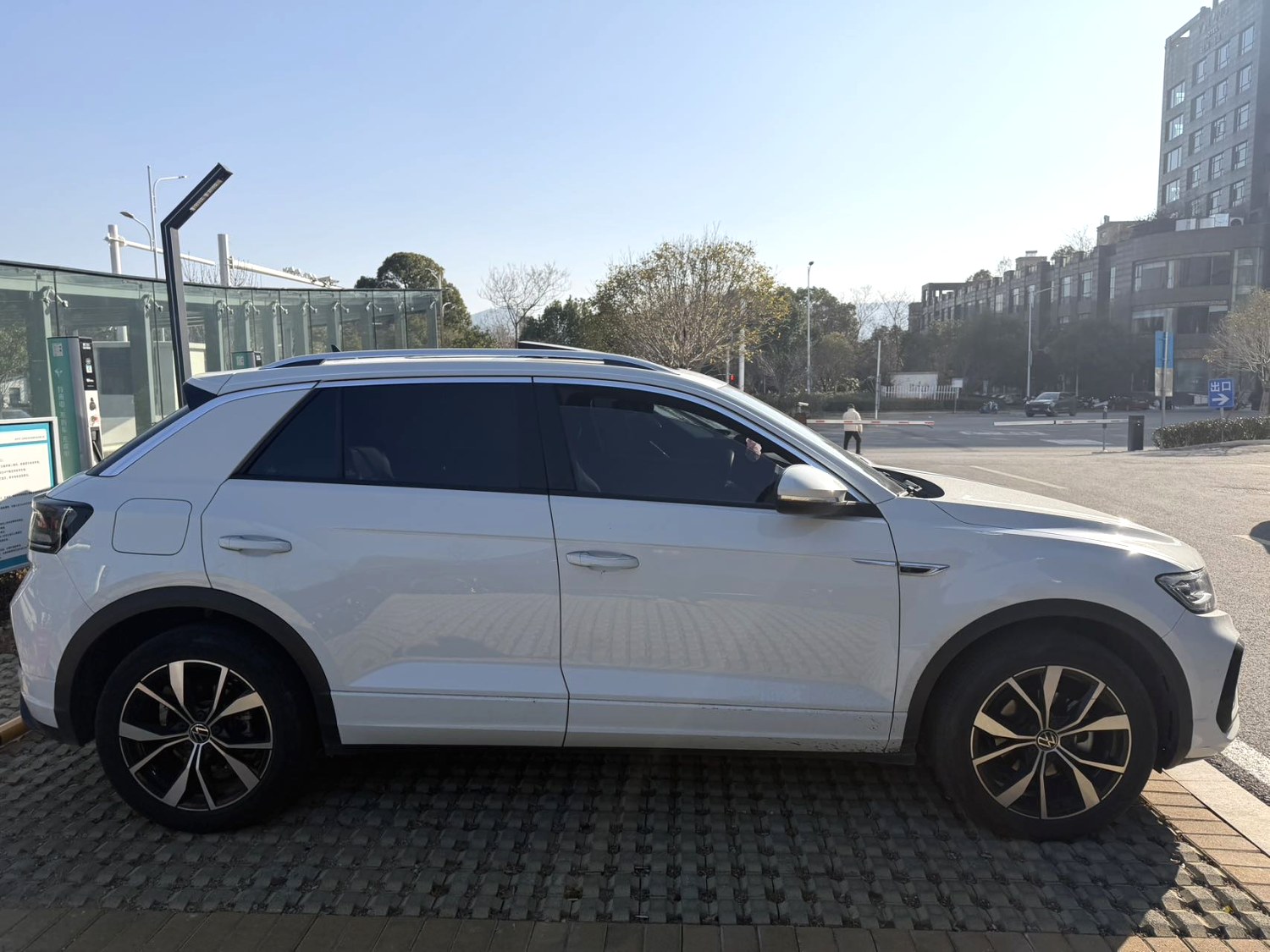 Volkswagen T-Roc 2023 #7 Volkswagen T-Roc 2023 car image #7