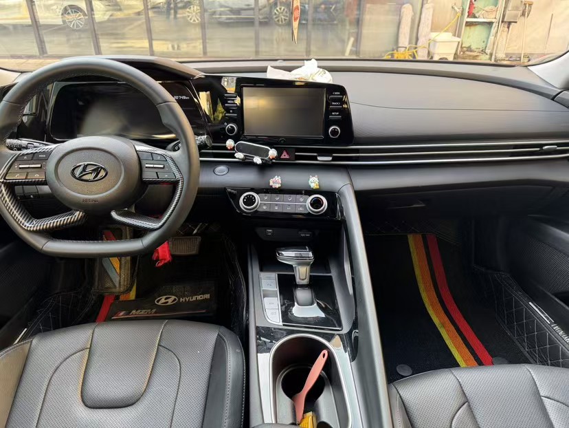 Hyundai Elantra 2023 car image #4
