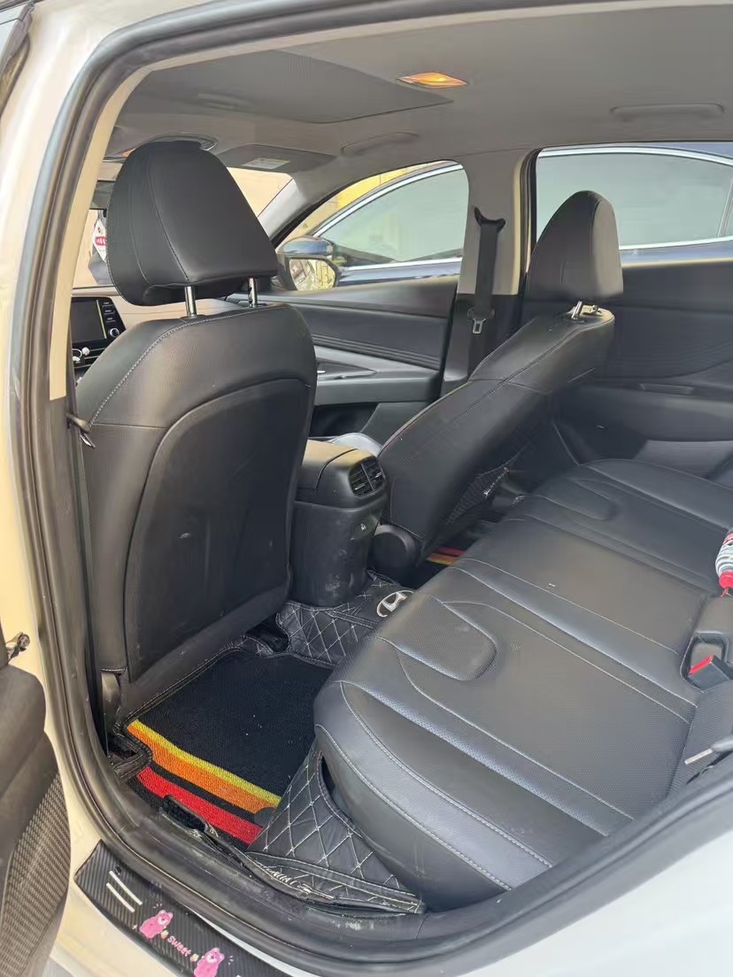 Hyundai Elantra 2023 car image #3