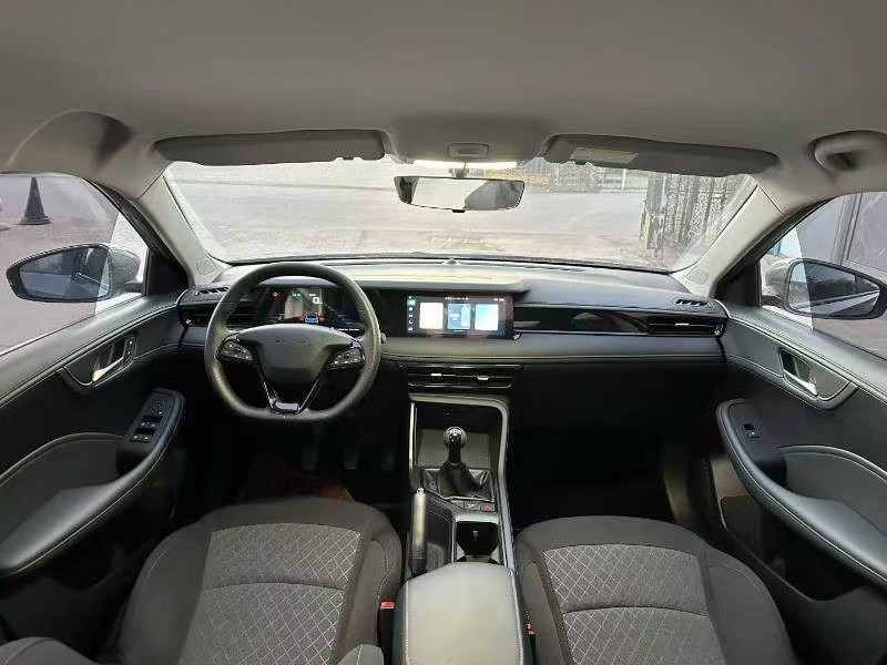 Roewe i5 2024 car image #2