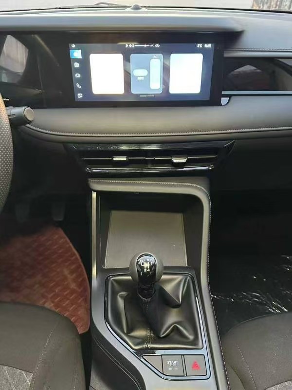 Roewe i5 2024 car image #9