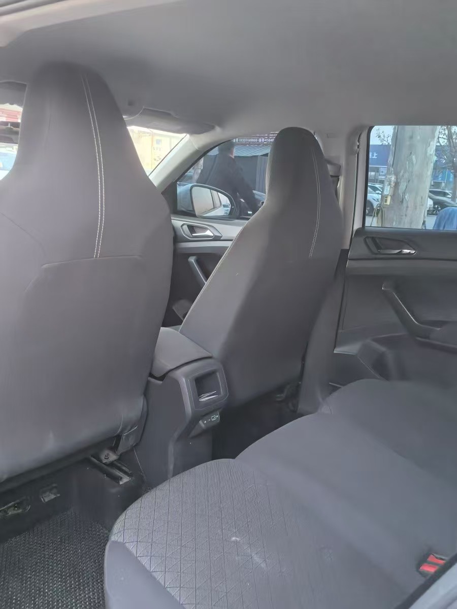 Volkswagen T-Cross 2023 car image #3