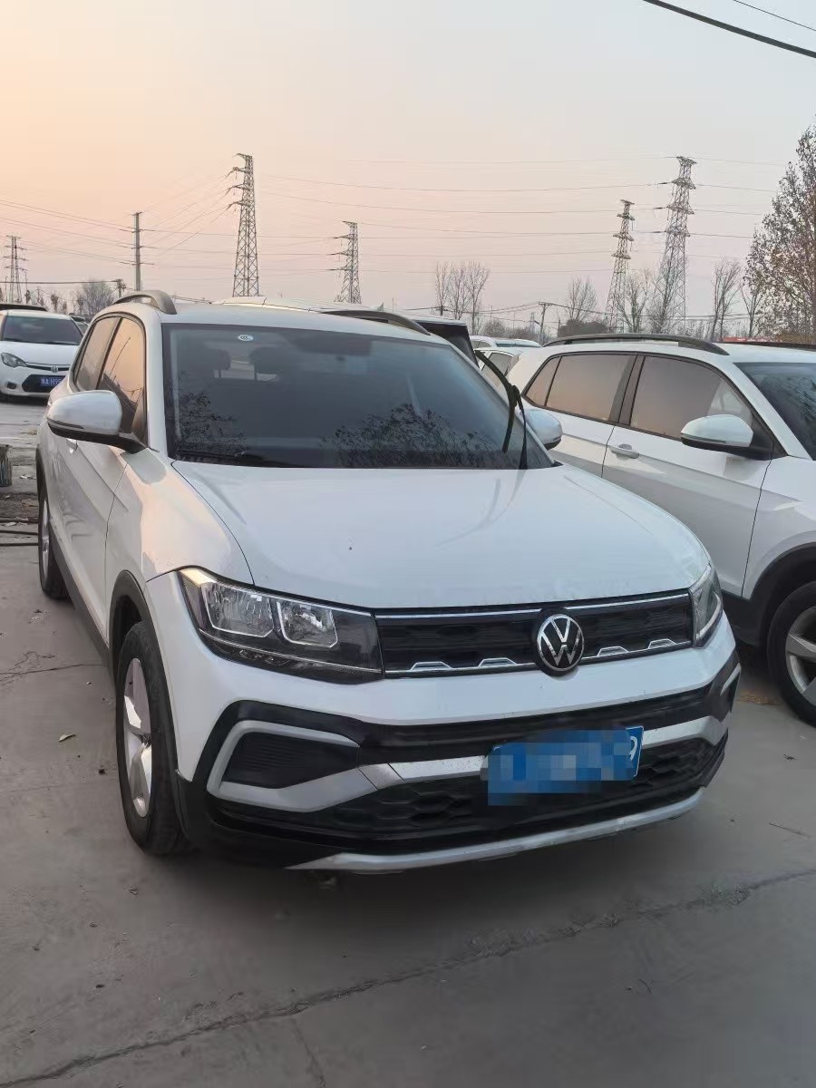 Volkswagen T-Cross 2023 car image #2