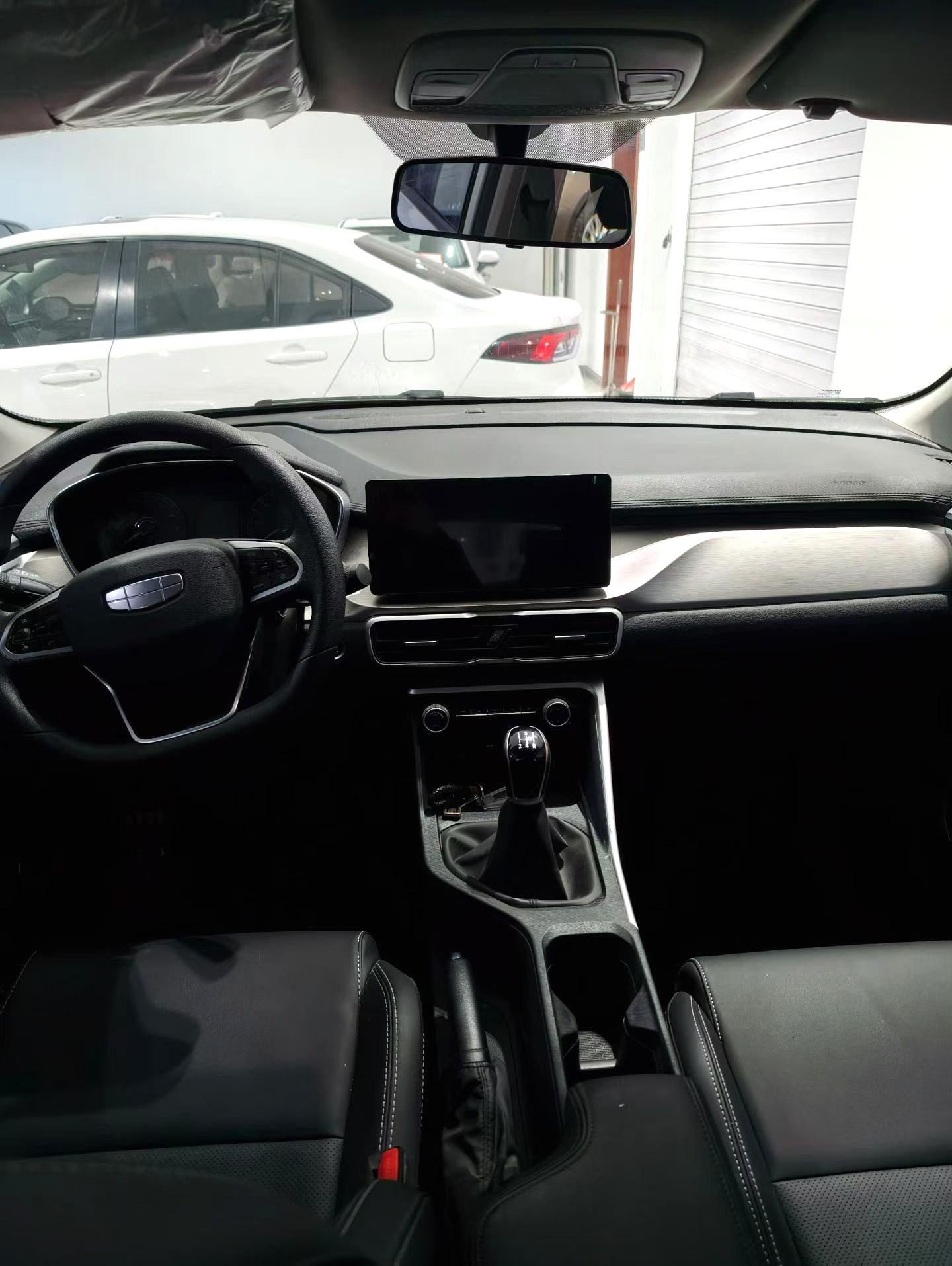 GEELY Coolray 2024 car image #2