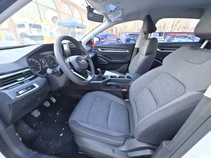 GEELY Emgrand 2023 #5 GEELY Emgrand 2023 car image #5