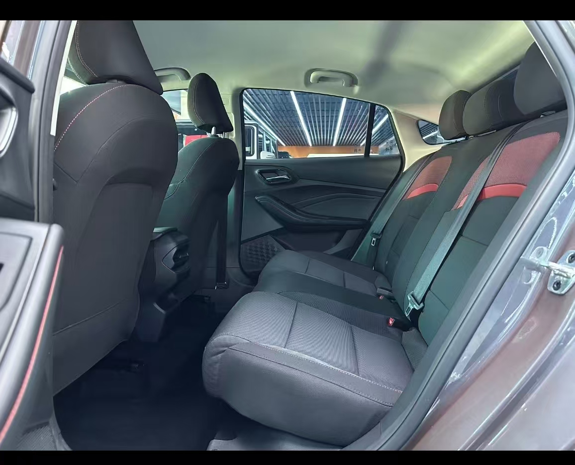 MG 5 2025 car image #2