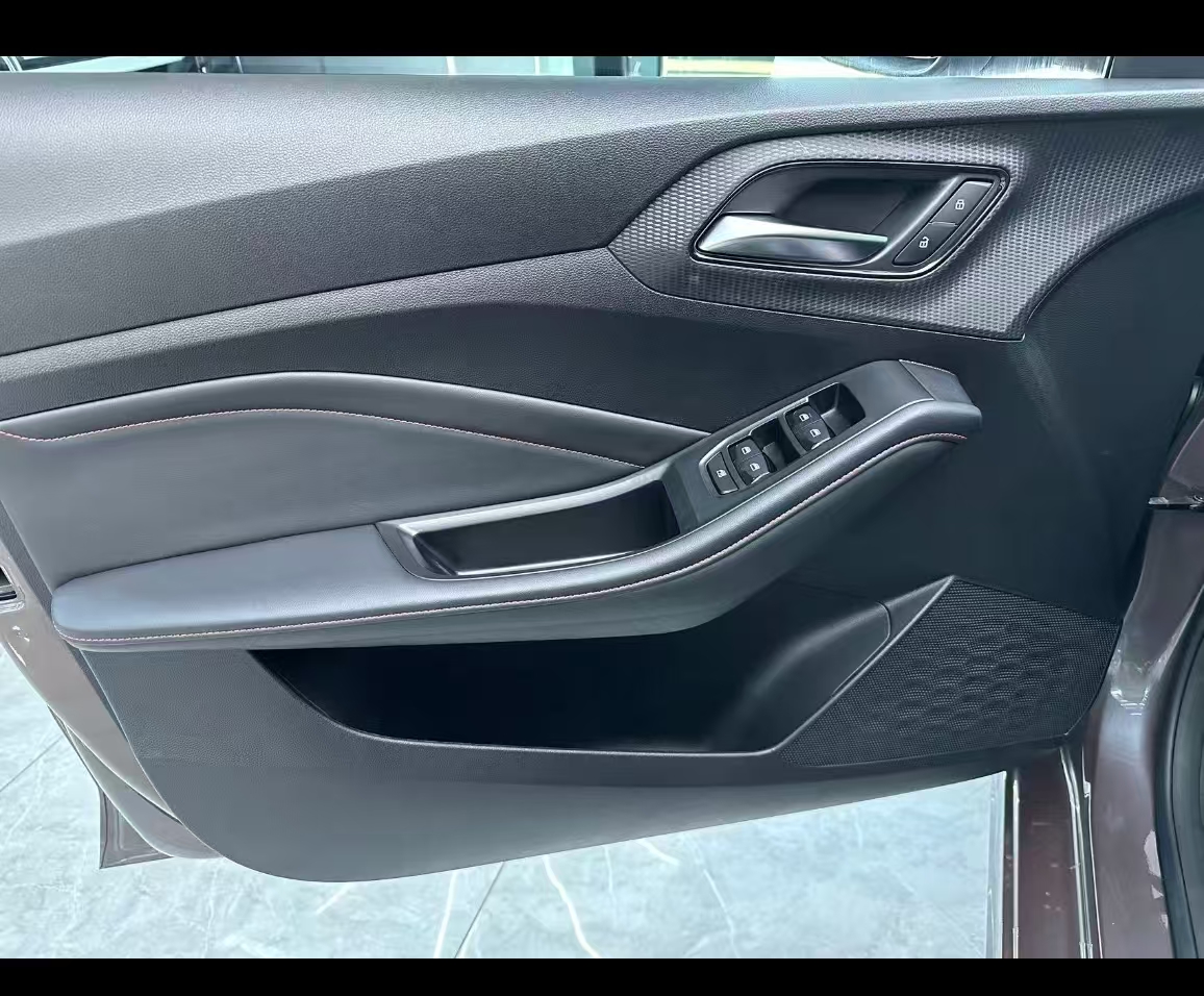 MG 5 2025 car image #18