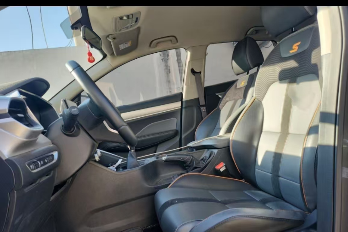 GEELY Coolray 2023 car image #18